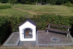 Vorplatz mit Naturstein